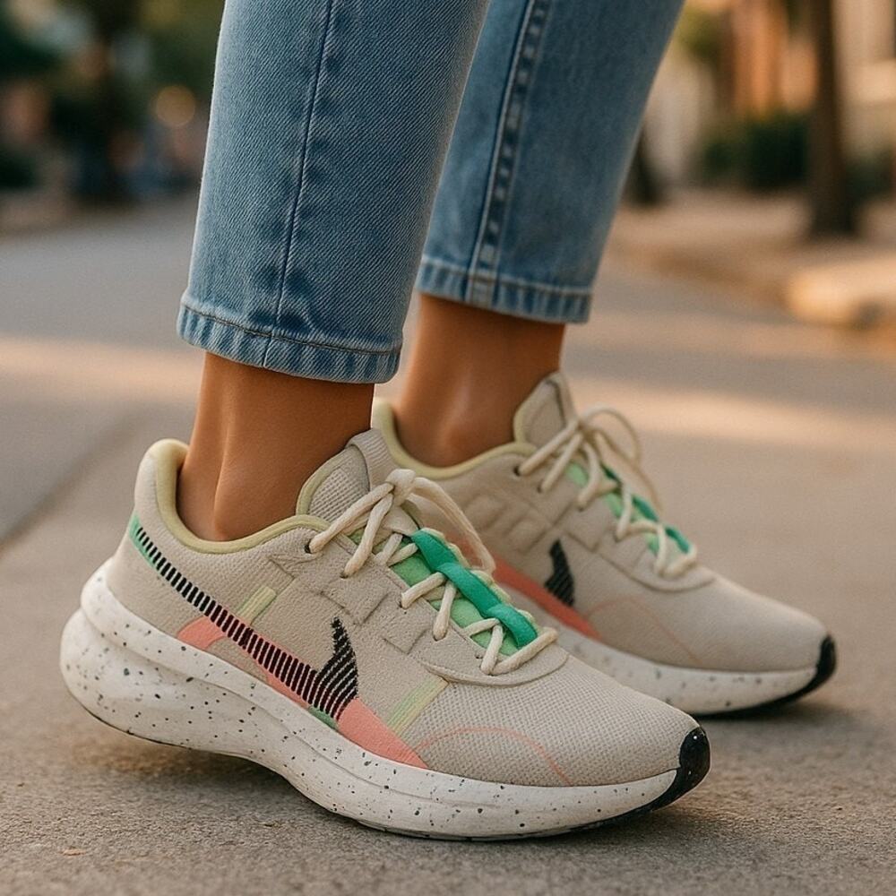 Nike Crater Impact Run Shoe Womens 8 White Green Sporty Sturdy I.9.3 Lightweight